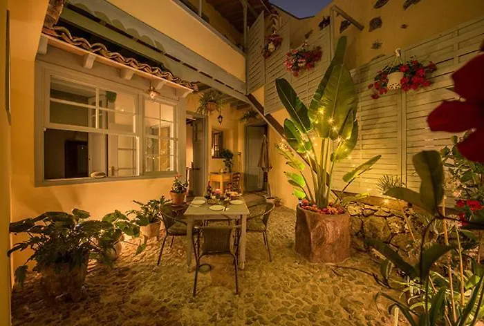 Mi Casa Es Tu Casa *